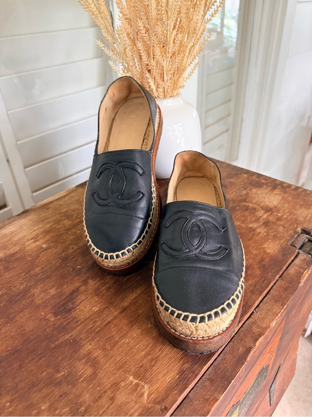 CHANEL Black Leather Espadrille Flats with Jute Trim